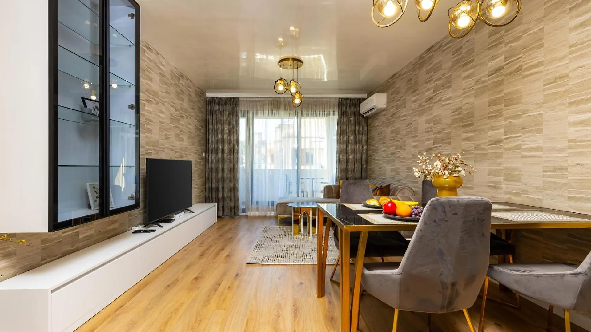Two-Bedroom Apartments With Free Parking And 6Min To Center Plovdiv