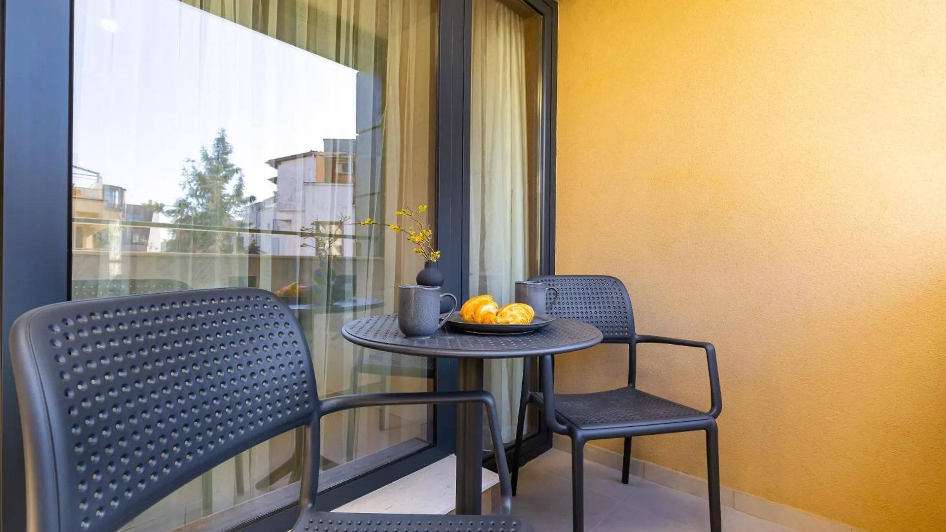 Two-Bedroom Apartments With Free Parking And 6Min To Center Plovdiv