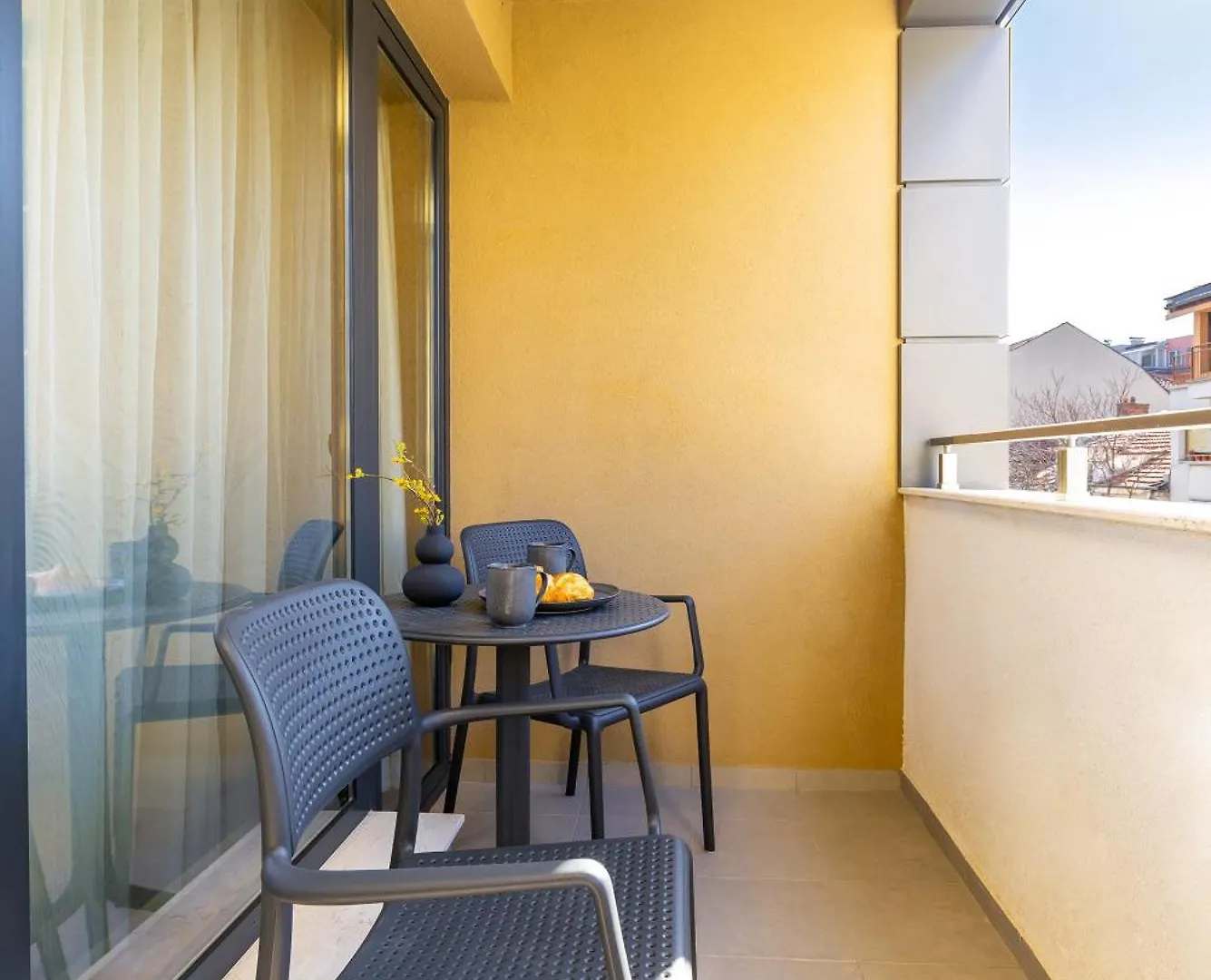 Two-Bedroom Apartments With Free Parking And 6Min To Center Plovdiv