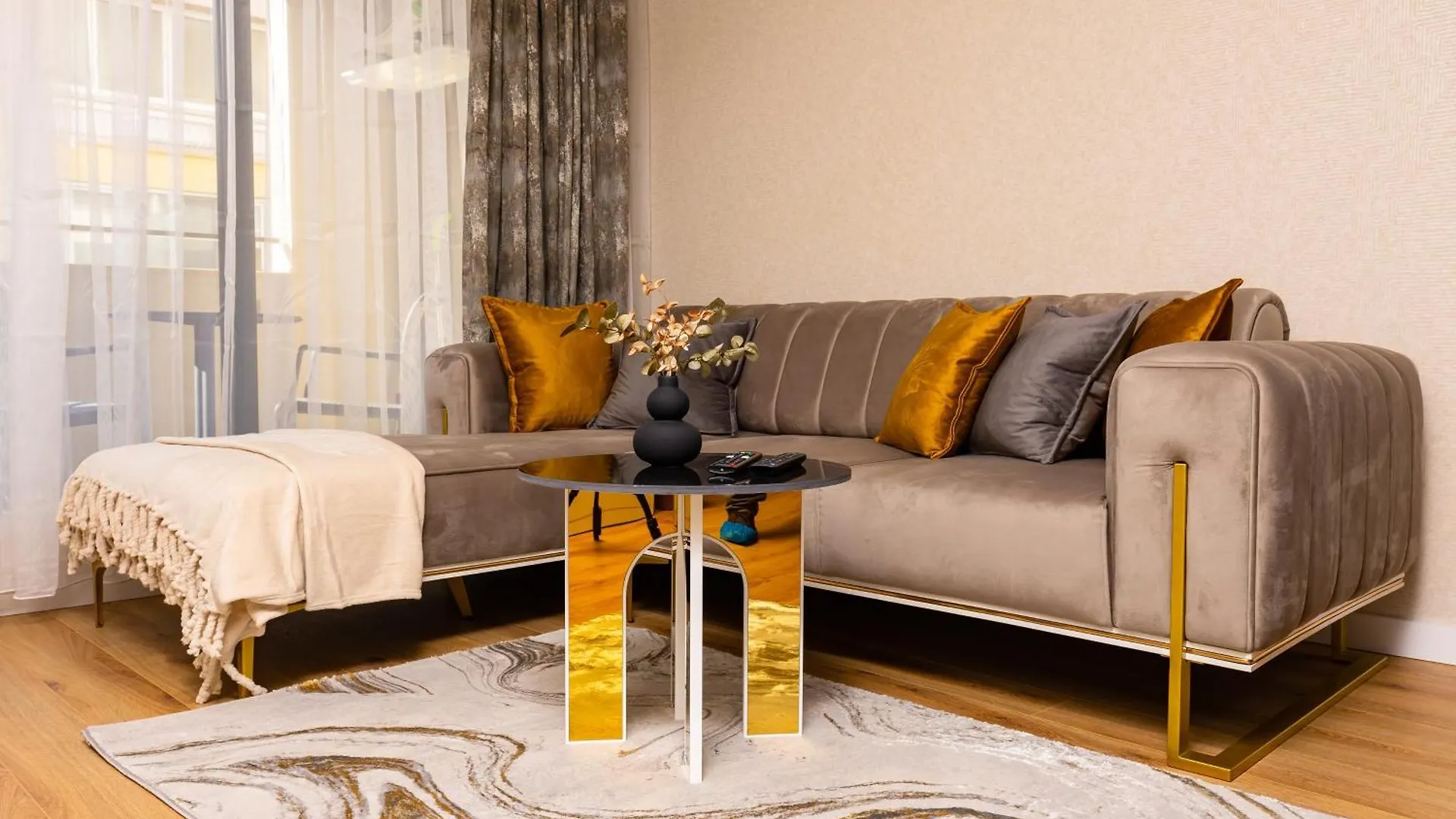 Two-Bedroom Apartments With Free Parking And 6Min To Center Plovdiv