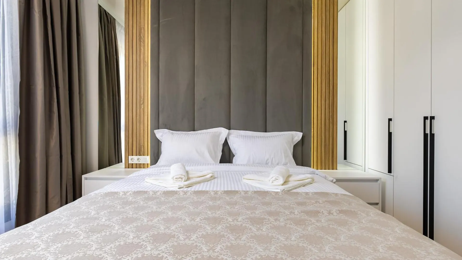 Two-Bedroom Apartments With Free Parking And 6Min To Center Plovdiv
